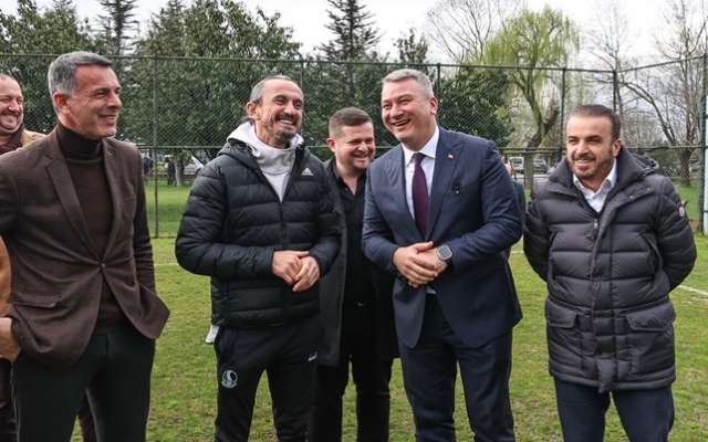 Başkan Adayı Çelik Sakaryaspor’u ziyaret etti