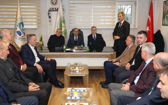 Başkan Adayı Alemdar' APEK'i ziyaret etti