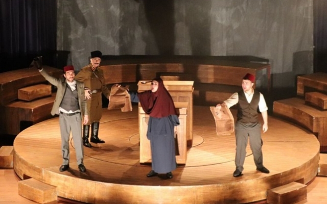 "Cumhuriyete Doğru" tiyatro oyununda Gazze mesajı