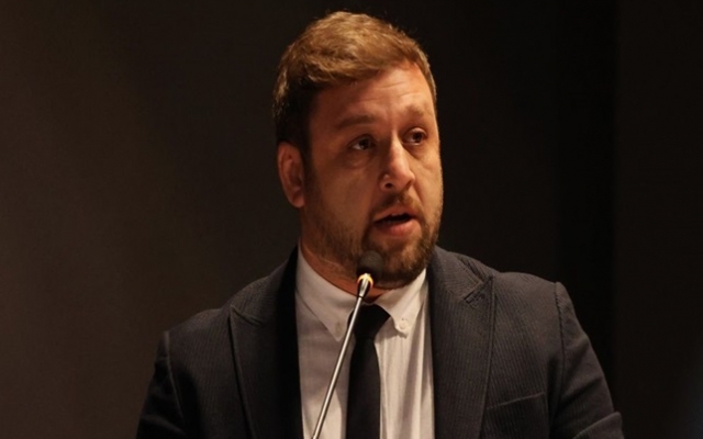 Vatandaşların şikayetleri ve taleplerini meclise taşıdı