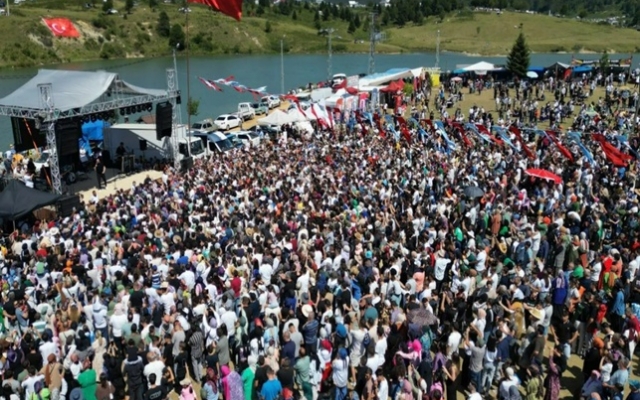 Akyazı Acelle Yaylası Şenlikleri’nde büyük coşku