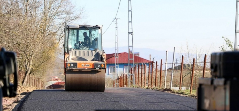 Söğütlü’nün kırsalındaki iki mahallede asfalt hamlesi