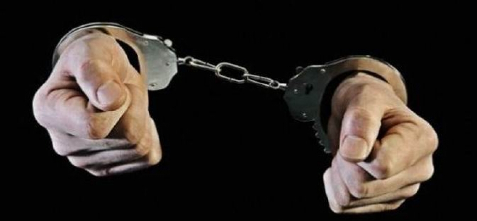Polis, suç makinelerini saklandıkları evde yakaladı
