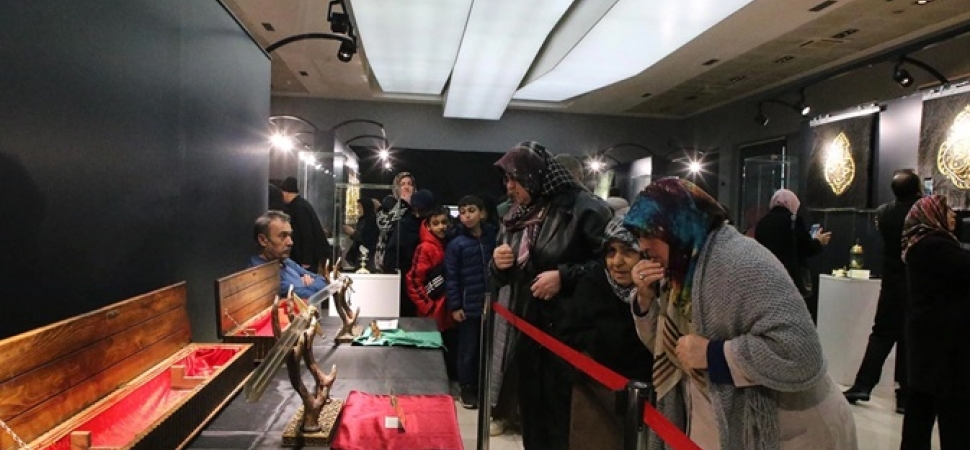 Hz. Muhammed’in mukaddes emanetleri binlerce Sakaryalının ilgi odağı oldu