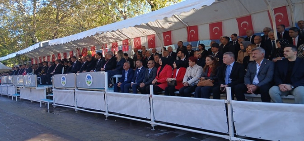 Cumhuriyet'in 102. yılı Sakarya'da coşkuyla kutlandı